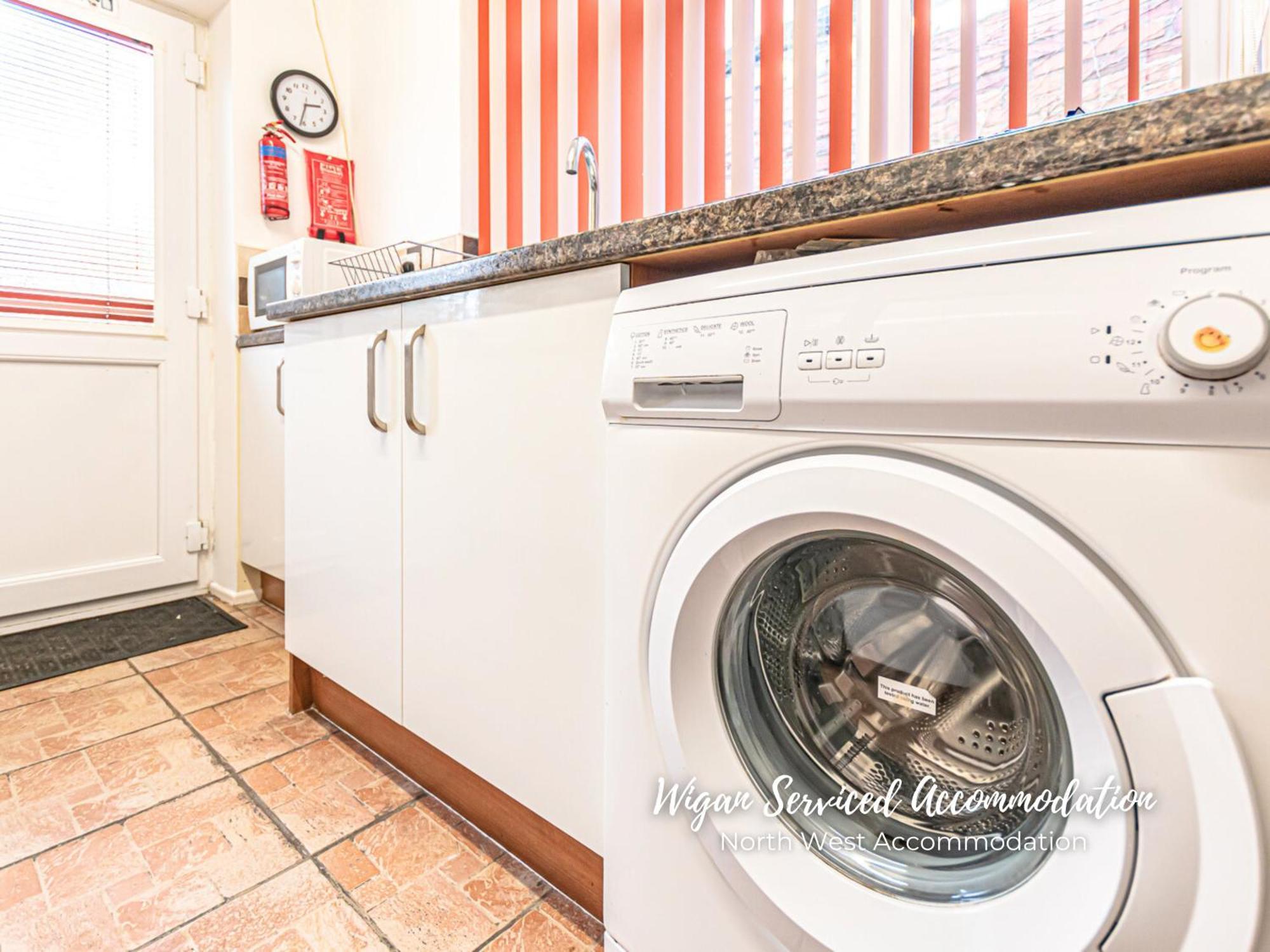 Wigan Serviced Accommodation Екстериор снимка