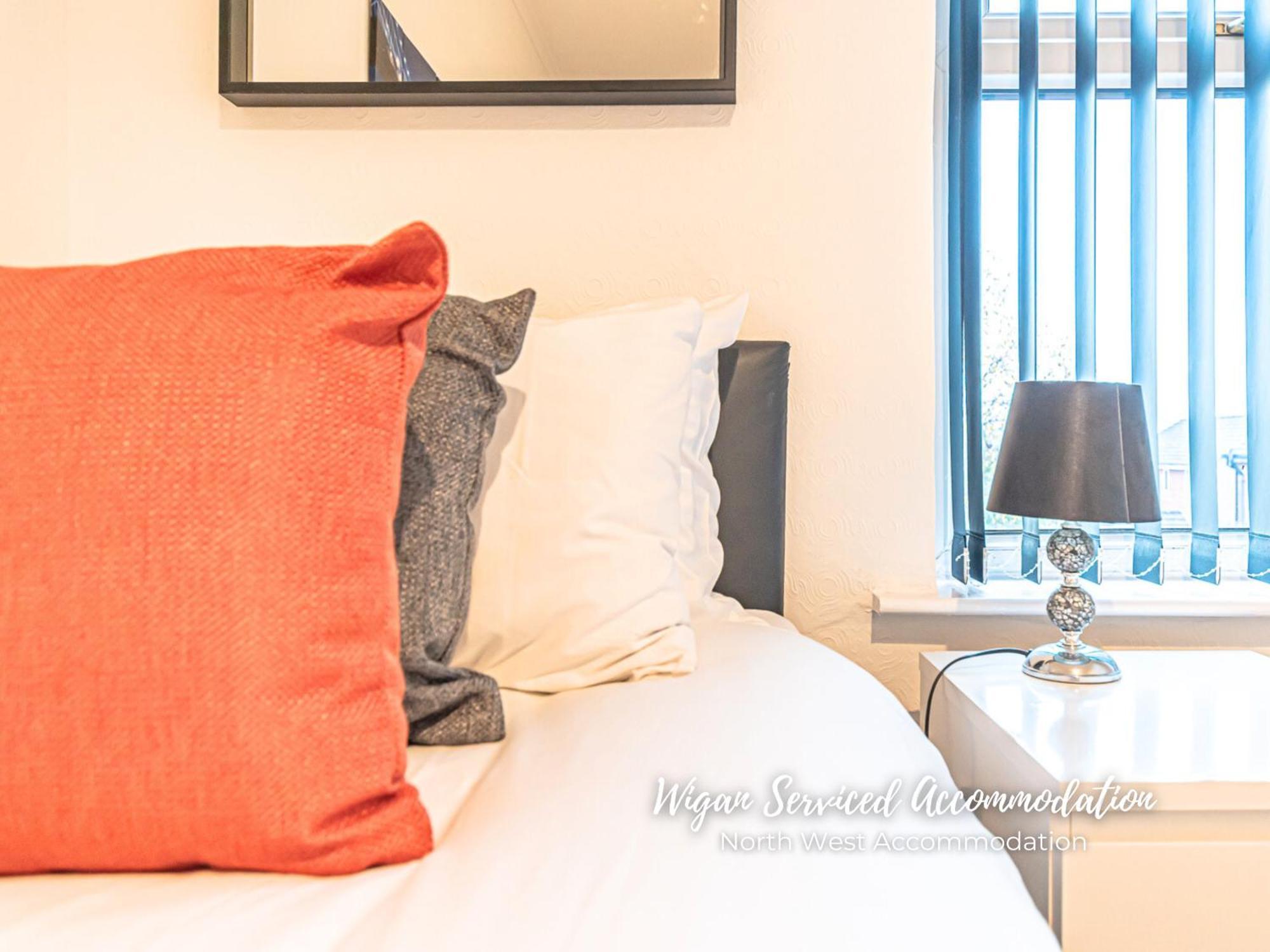 Wigan Serviced Accommodation Екстериор снимка